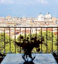 Rome apartment with a view, perfect for a roman honeymoon