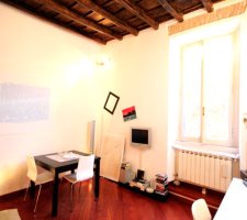 Trastevere cheap studio apartment
