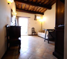 Fontana di Trevi cheap terrace studio - Rome apartments for rent