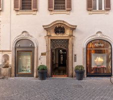 Spanish Steps luxury and spacious apartment