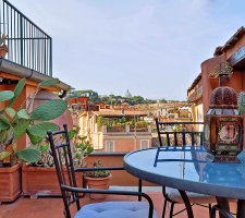 Trastevere apartment for rent with terrace and view
