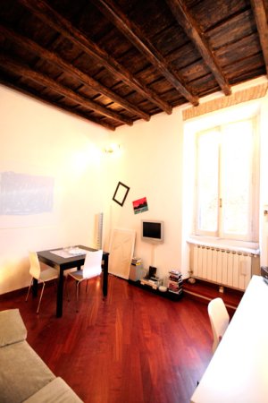   Trastevere cheap studio apartment
