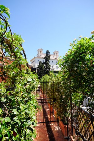 Spanish Steps luxury and romantic apartment