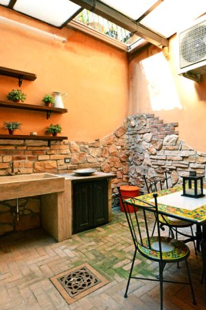   Vatican apartment  –  Rome