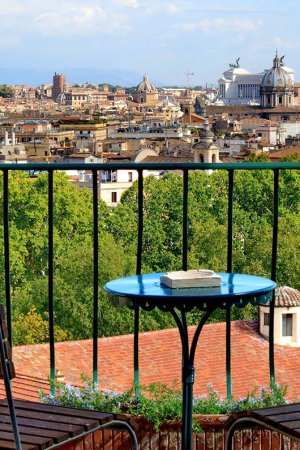 Rome apartment with a view, perfect for a roman honeymoon