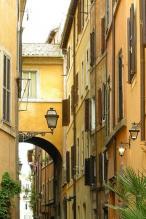 Affordable Trastevere apartment for rent > decor