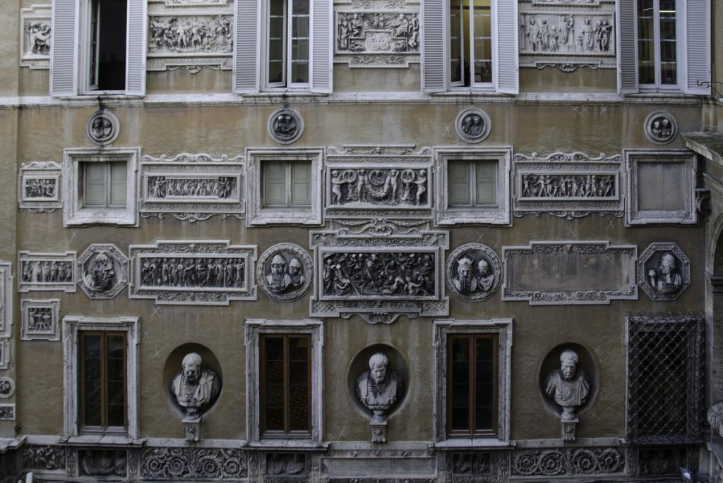 Inner courtyard of Palazzo Mattei