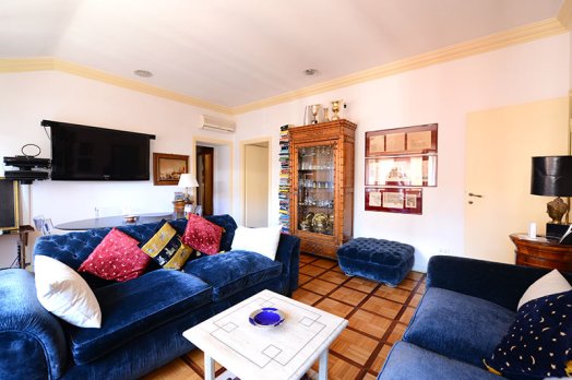 Campitelli elegant apartment: Up to 3+2 people