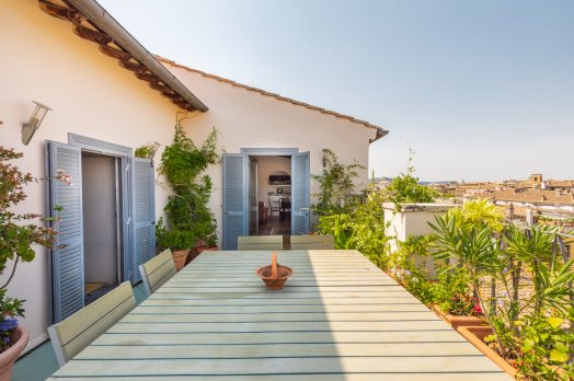 Farnese stunning penthouse: Up to 2 people