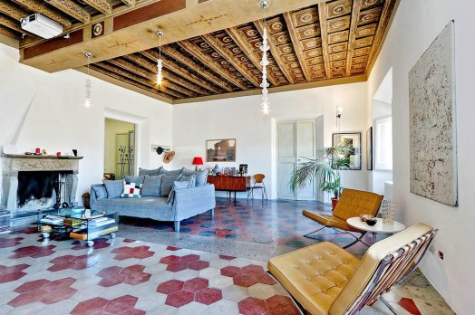 Monserrato terrace apartment: Up to 4 people