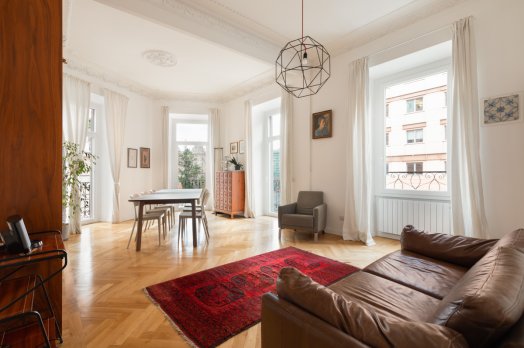 Vittorio Emanuele Large Apartment: Up to 4+2 people