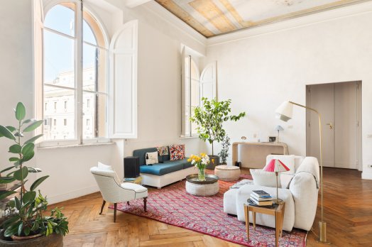 Monti Stylish Loft: Up to 4 people