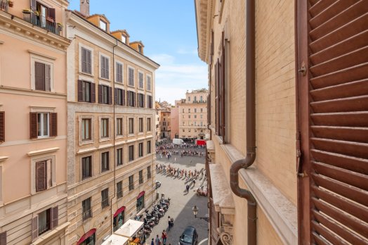 Pantheon Stylish Studio: Up to 2 people