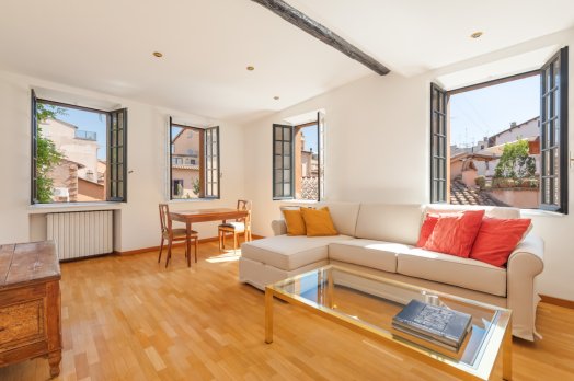 Trastevere Bright Apartment: Up to 2+2 people