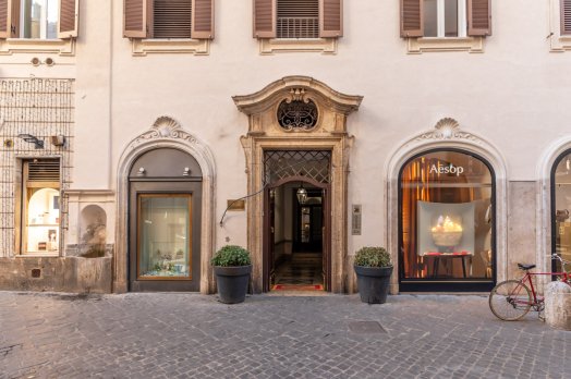 Spanish Steps elegant apartment: Up to 6 people