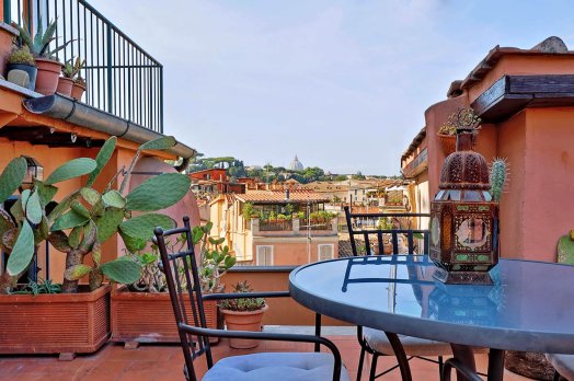 Vicolo del Cinque penthouse: Up to 2 people
