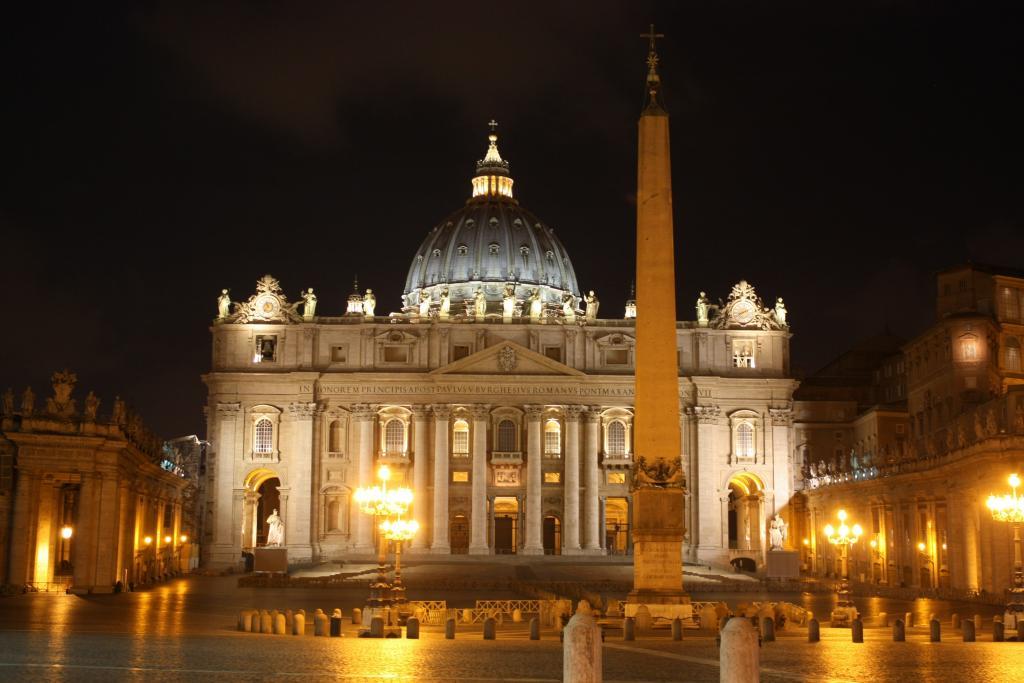 St. Peter's Square - Piazza San Pietro - RomeLoft