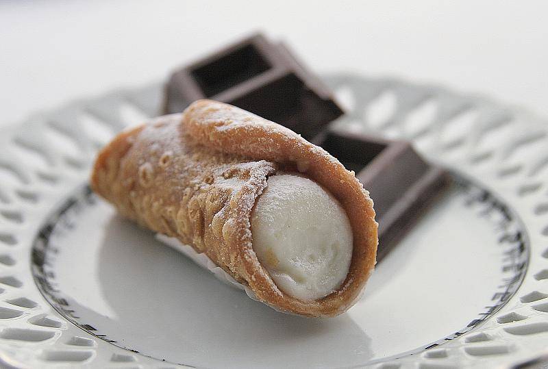 Where to eat cannoli siciliani in rome