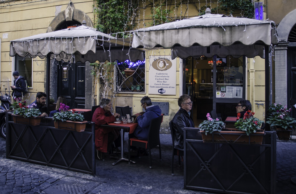 People eating at a restaurant in Monti